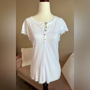 Faherty Top Short Sleeve Henley Shirt White Cotton Womens S Micro Ruffle Coastal